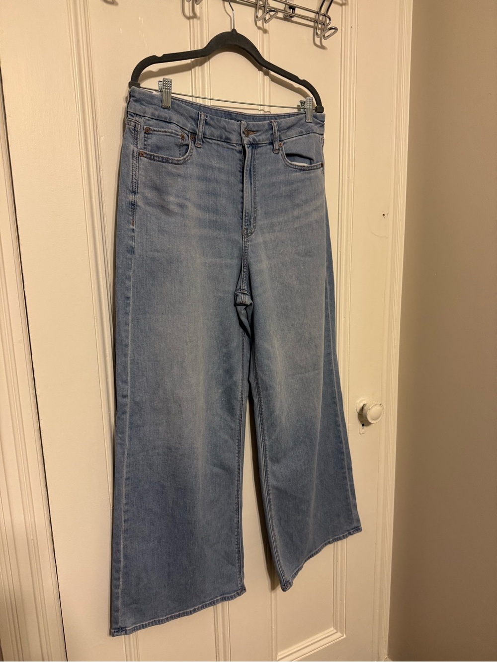 American Eagle Outfitters Light Blue Wide-Leg Jeans